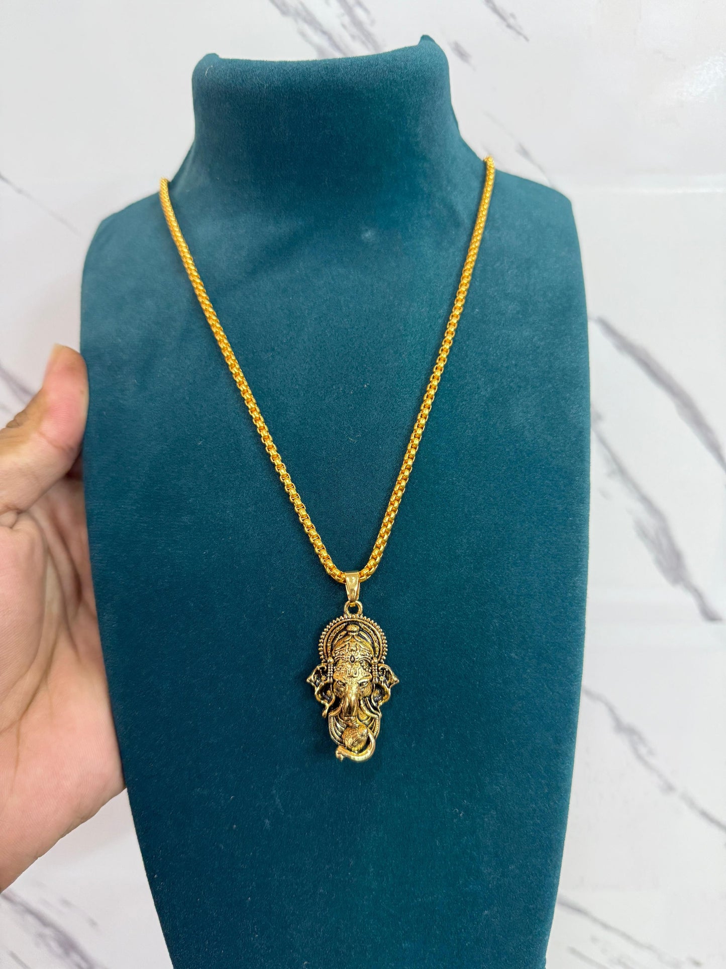 Ganesha Pendant With Chain (Gold)