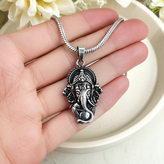 Ganesha Pendant With Chain (Silver)